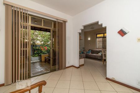 Sala 1 de casa para alugar com 4 quartos, 265m² em Zumbi, Rio de Janeiro