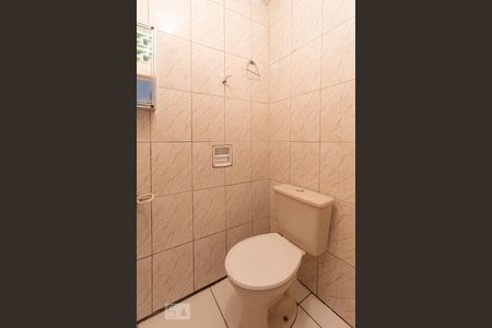 Banheiro de casa para alugar com 2 quartos, 50m² em Vila Yolanda, Osasco