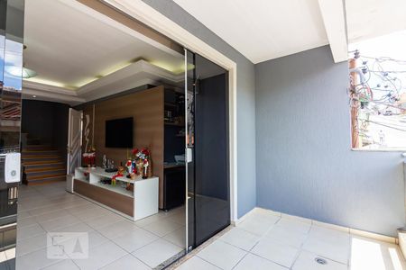 Varanda de casa para alugar com 3 quartos, 290m² em Novo Osasco, Osasco
