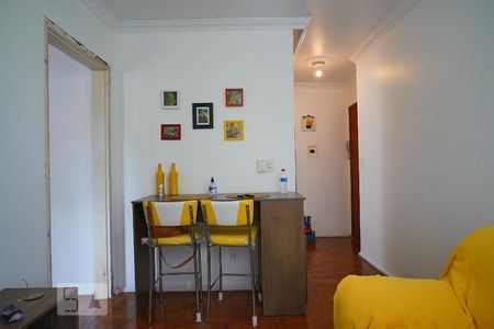 Sala de apartamento para alugar com 1 quarto, 40m² em Petrópolis, Porto Alegre