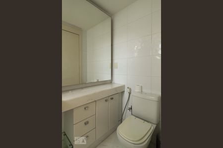 Banheiro da Suíte de apartamento para alugar com 2 quartos, 80m² em Funcionários, Belo Horizonte