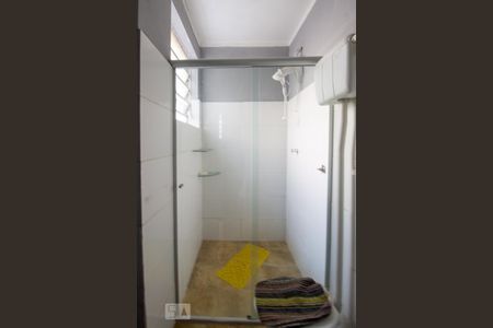 Banheiro de apartamento à venda com 1 quarto, 36m² em Centro Histórico, Porto Alegre