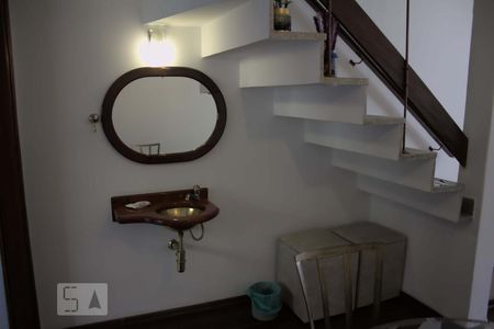 Lavabo - Detalhe de casa para alugar com 3 quartos, 120m² em Água Branca, São Paulo