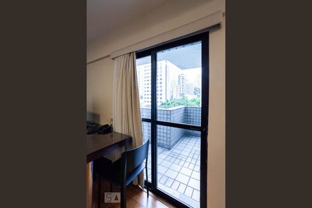 Varanda da sala  de apartamento para alugar com 1 quarto, 50m² em Funcionários, Belo Horizonte