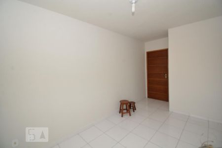 Sala de apartamento para alugar com 1 quarto, 36m² em Abolição, Rio de Janeiro