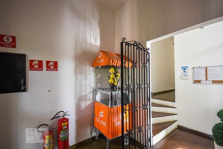 Hall de entrada de casa para alugar com 7 quartos, 421m² em Fazenda Morumbi, São Paulo