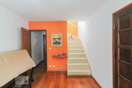 Sala de casa para alugar com 3 quartos, 137m² em Vila Dalva, São Paulo