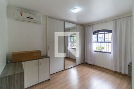 Quarto 1 de casa para alugar com 2 quartos, 150m² em Bosque da Saúde, São Paulo