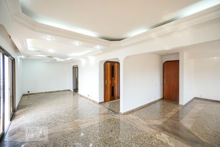 Sala de casa de condomínio para alugar com 4 quartos, 520m² em Mooca, São Paulo