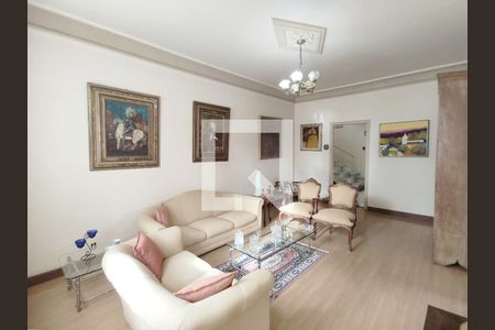 Casa à venda com 4 quartos, 295m² em Serra, Belo Horizonte