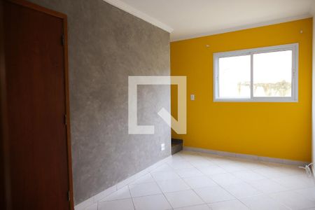 Sala de casa de condomínio para alugar com 2 quartos, 90m² em Vila Floresta, Santo André