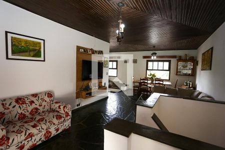 Sala 1 de casa para alugar com 4 quartos, 240m² em Jardim Londrina, São Paulo