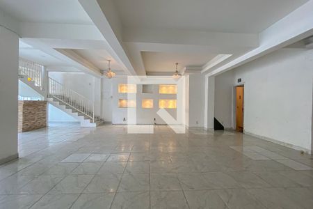 Salão de casa para alugar com 3 quartos, 300m² em Brás de Pina, Rio de Janeiro