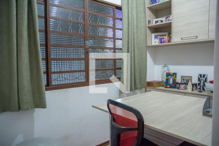Escritório de casa à venda com 3 quartos, 290m² em Vila Paraíso, Campinas