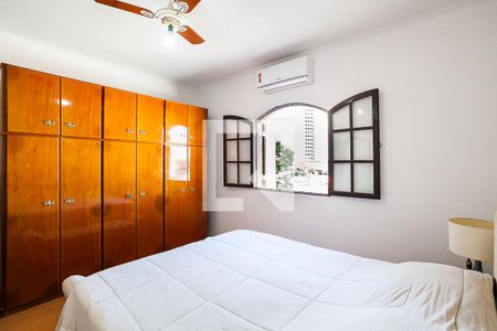 Suíte de casa à venda com 3 quartos, 300m² em Vila Valparaíso, Santo André