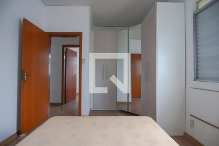 Quarto 1 de apartamento para alugar com 2 quartos, 55m² em São Sebastião, Porto Alegre