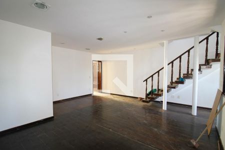 Sala 1 de casa à venda com 4 quartos, 380m² em Del Castilho, Rio de Janeiro