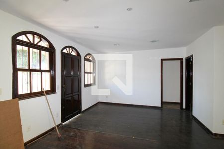 Sala 1 de casa à venda com 4 quartos, 380m² em Del Castilho, Rio de Janeiro