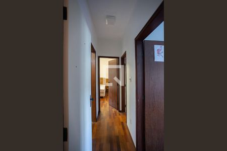 Corredor de apartamento para alugar com 3 quartos, 110m² em Buritis, Belo Horizonte
