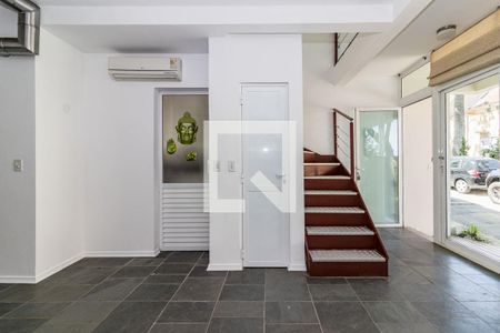 Sala de casa de condomínio para alugar com 1 quarto, 81m² em Vila Conceição, Porto Alegre