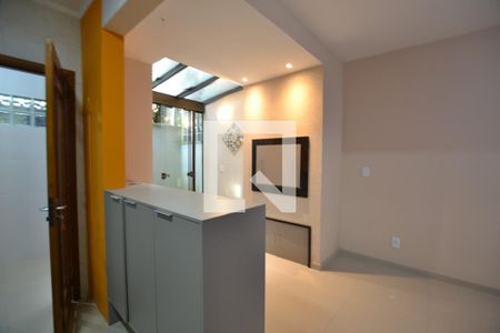 Sala de casa para alugar com 3 quartos, 238m² em Ipanema, Porto Alegre