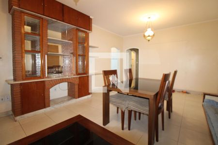 Sala de casa para alugar com 4 quartos, 300m² em Jardim Guanabara, Campinas