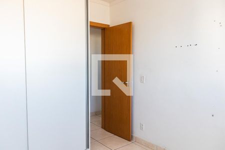 Quarto 1 de apartamento para alugar com 2 quartos, 48m² em Castelo, Belo Horizonte