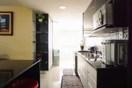 Sala/Cozinha de apartamento para alugar com 4 quartos, 157m² em Barra da Tijuca, Rio de Janeiro
