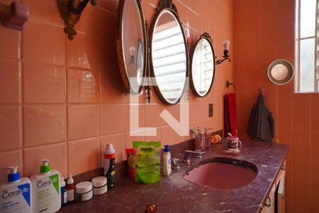 Banheiro de casa para alugar com 5 quartos, 370m² em Três Figueiras, Porto Alegre