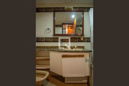 Banheiro de apartamento à venda com 1 quarto, 43m² em Centro, Campinas