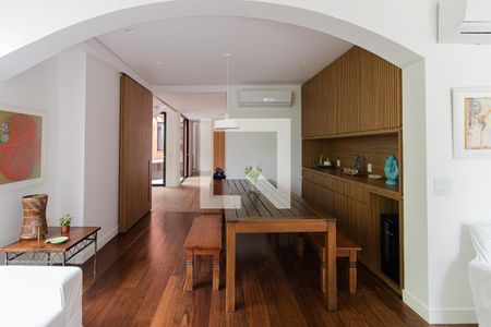 Sala de casa à venda com 3 quartos, 349m² em Barra da Tijuca, Rio de Janeiro