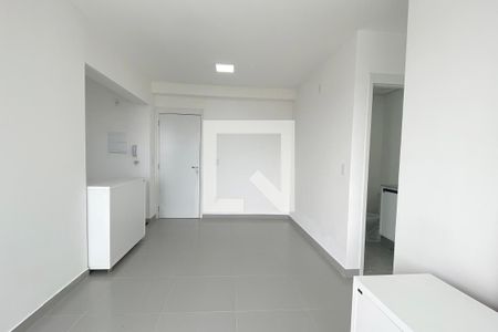 Sala de apartamento para alugar com 2 quartos, 69m² em Empresarial 18 do Forte, Barueri