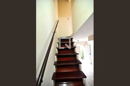 Escada de casa de condomínio para alugar com 2 quartos, 82m² em Pechincha, Rio de Janeiro