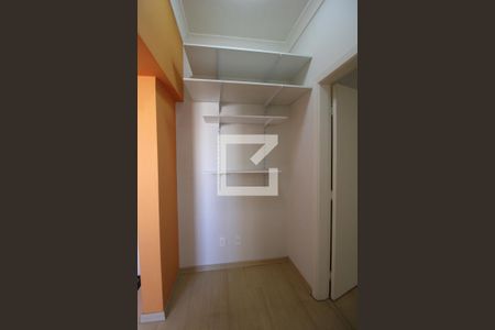 Corredor de apartamento à venda com 1 quarto, 61m² em Vila Itapura, Campinas