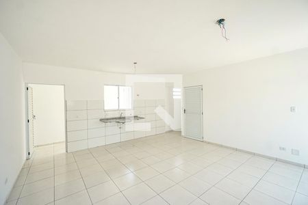 Sala e cozinha de apartamento para alugar com 2 quartos, 63m² em Penha de França, São Paulo