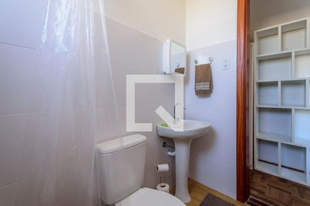 Banheiro de kitnet/studio para alugar com 1 quarto, 27m² em Cidade Baixa, Porto Alegre