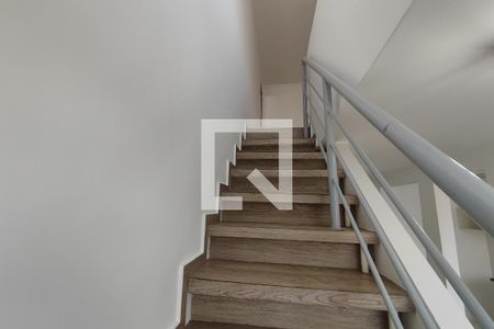 Escada de apartamento à venda com 2 quartos, 110m² em Jardim Nova Europa, Campinas