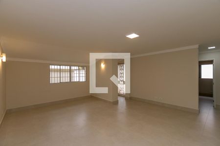 Sala de casa para alugar com 3 quartos, 220m² em Brooklin, São Paulo