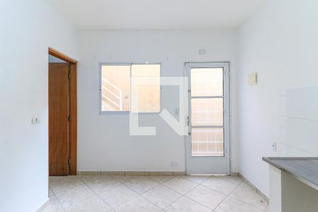 Sala/Cozinha de casa para alugar com 1 quarto, 20m² em Jardim Monte Azul, São Paulo