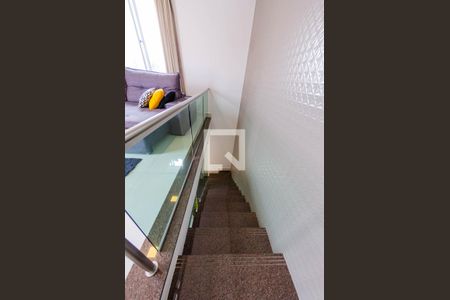 Escada de apartamento para alugar com 3 quartos, 180m² em Buritis, Belo Horizonte