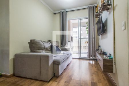 Sala de TV de apartamento à venda com 3 quartos, 74m² em Jardim Tupanci, Barueri