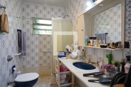 Banheiro da Suíte de casa para alugar com 5 quartos, 290m² em Boa Vista, Porto Alegre