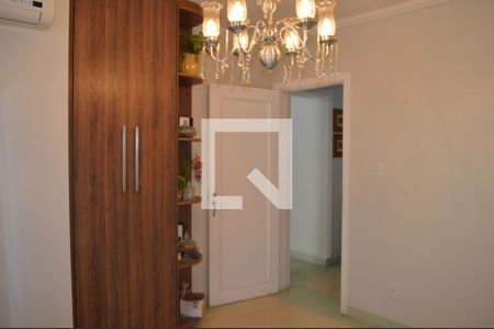 Sala / Dormitório 3 de casa à venda com 8 quartos, 300m² em Vila Itapura, Campinas