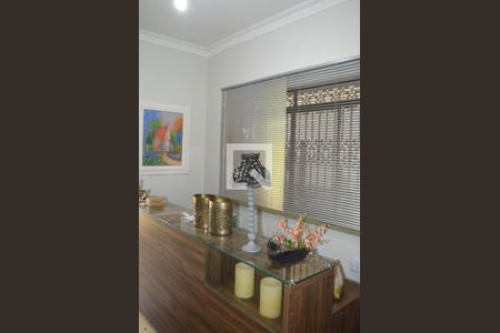 Recepção de casa à venda com 8 quartos, 300m² em Vila Itapura, Campinas