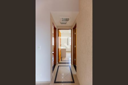 Corredor de apartamento para alugar com 2 quartos, 73m² em Vila Eldízia, Santo André