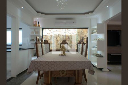 Sala 2 de casa para alugar com 4 quartos, 200m² em Jardim Chapadão, Campinas
