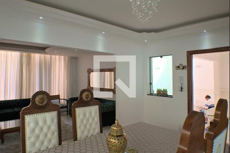 Sala 2 de casa para alugar com 4 quartos, 200m² em Jardim Chapadão, Campinas
