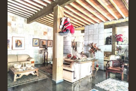 Casa à venda com 4 quartos, 482m² em Bandeirantes, Belo Horizonte