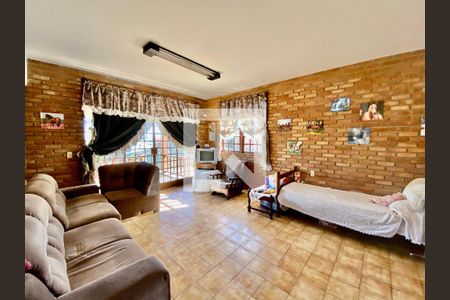 Casa à venda com 4 quartos, 283m² em Estoril, Belo Horizonte