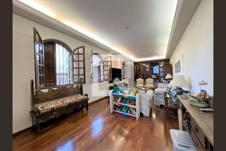Casa para alugar com 4 quartos, 541m² em São Bento, Belo Horizonte